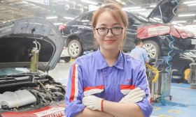 Lao động có trình độ nghề ít mất việc hơn cử nhân, công nhân phổ thông