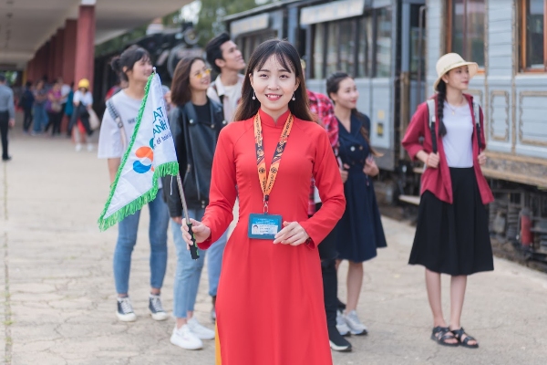 Nghề hướng dẫn viên du lịch vừa làm, vừa chơi?